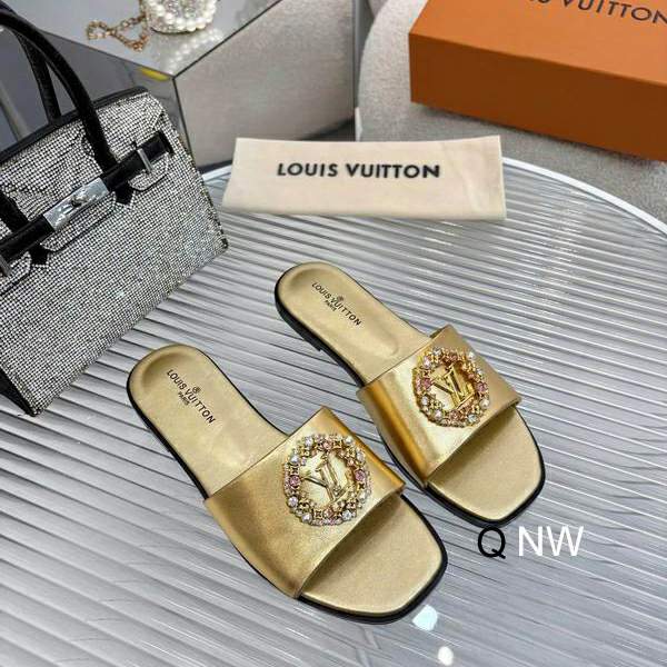 Picture of Louis Vuitton Slippers _SKULVsz35-40NW0405445
